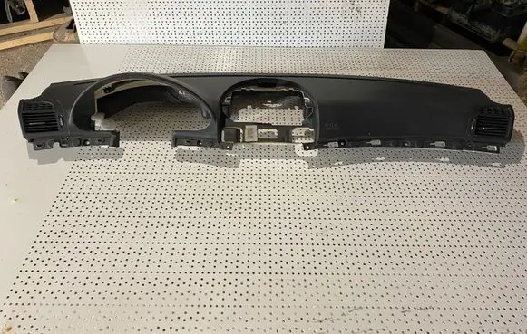Mercedes-Benz E W211 Dashboard