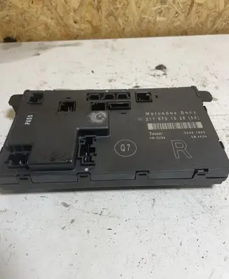 Mercedes-Benz E W211 Door control unit/module 2118701026