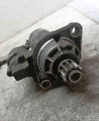 Volkswagen PASSAT B6 Starter motor 1005831320