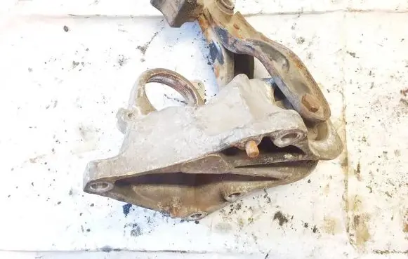 Peugeot 407 Engine mount bracket 9645417080
