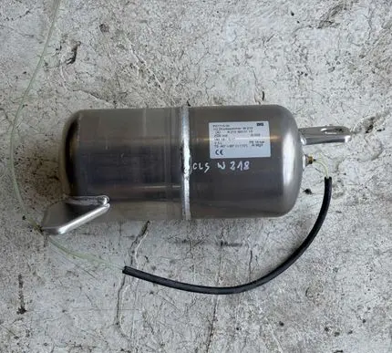 Mercedes-Benz CLS C218 X218 Air suspension tank/reservoir A2123200115