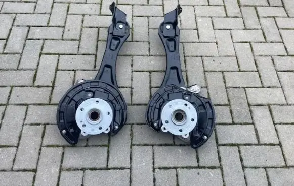 Mercedes-Benz EQB Rear wheel hub A2433502401