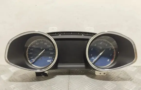 Maserati Quattroporte Speedometer (instrument cluster) 670030595