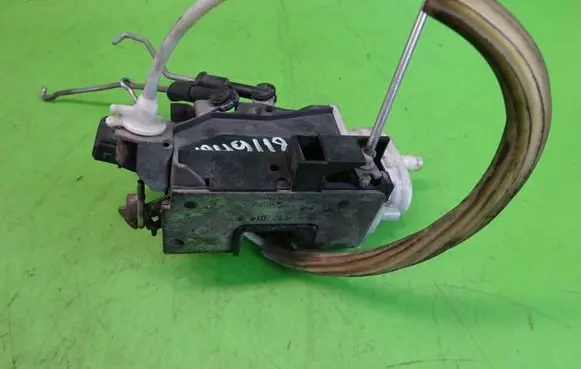 Audi A6 S6 C4 4A Front door lock