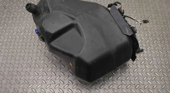 Land Rover Range Rover Velar AdBlue liquid reservoir 7190212203039 0444040015
