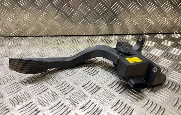 Iveco Daily 35 - 40.10 Accelerator throttle pedal 504061734 881305071 0281002632