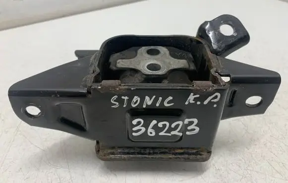 KIA Stonic Engine mount bracket 21824H8100
