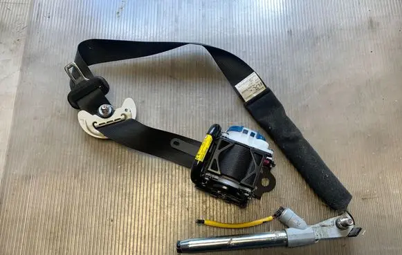 Mitsubishi Outlander Front seatbelt TKAH2EN306 1090444 305257810