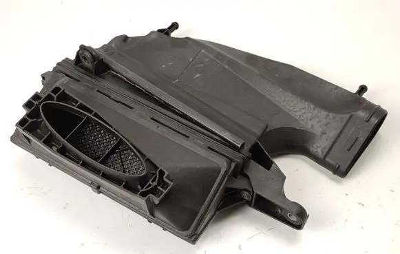 Mercedes-Benz CLS C218 X218 Air filter box 6420904401