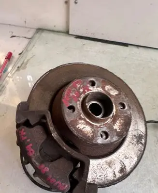 Audi 80 90 S2 B4 Front wheel hub spindle knuckle 23532