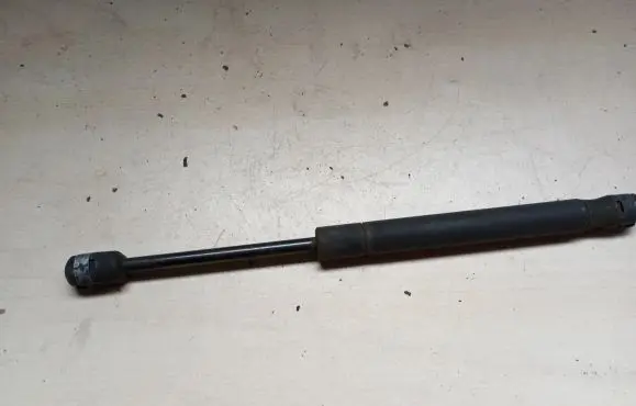 Volvo XC60 Front shock absorber mounting bracket 