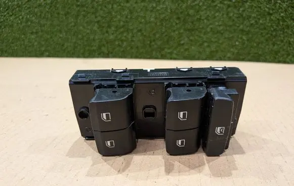 Hyundai Bayon Electric window control switch 93571Q0011