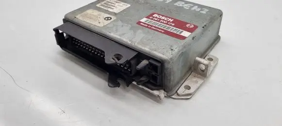 BMW 5 E34 Engine control unit/module 0261200179 1730697