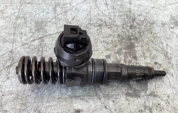 Skoda Superb B5 (3U) Fuel injector