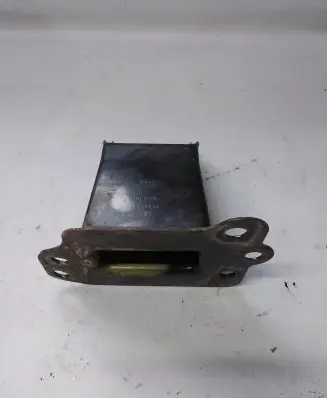 Opel Meriva A Front bumper mounting bracket 93368358