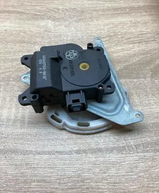 Toyota Avensis Verso Air flap motor/actuator 0637008610 USED