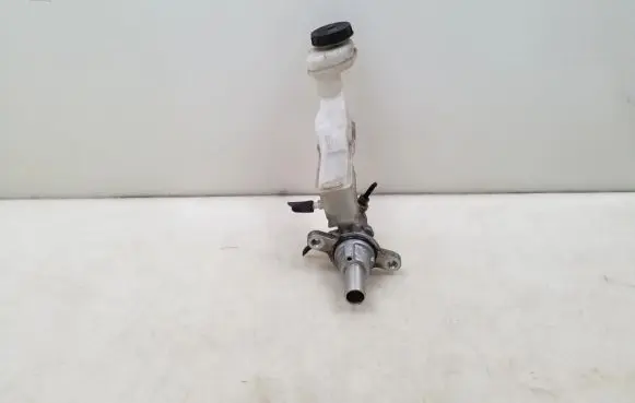 Nissan X-Trail T31 Master brake cylinder