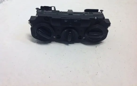Volkswagen PASSAT B6 Climate control unit 1K2820045B
