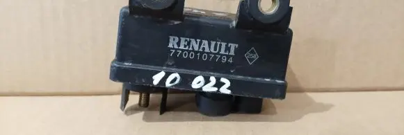 Renault Megane I Glow plug pre-heat relay 7700107794