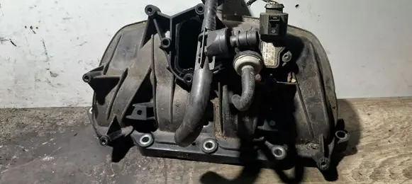 Volkswagen Golf V Intake manifold 03C129711Q