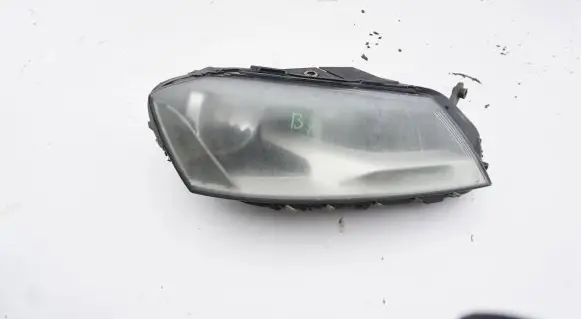 Volkswagen PASSAT B7 Headlight/headlamp