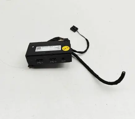 Audi Q7 4M AUX in-socket connector 4M0035736A