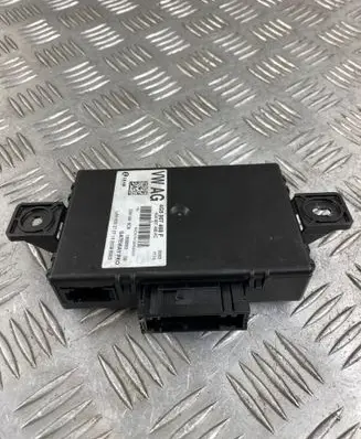 Audi A6 S6 C7 4G Gateway control module 4G5907468F