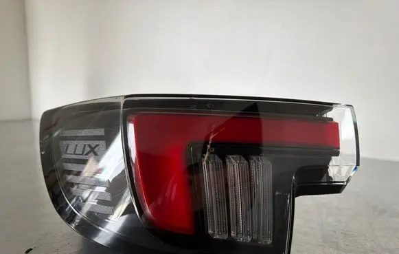 Opel Mokka B Rear/tail lights 9861385480