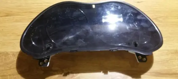 Toyota Avensis T250 Speedometer (instrument cluster) 8380005641 mb257430-0170