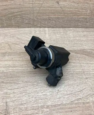 BMW 3 E46 Turbo solenoid valve 2247906 72279600