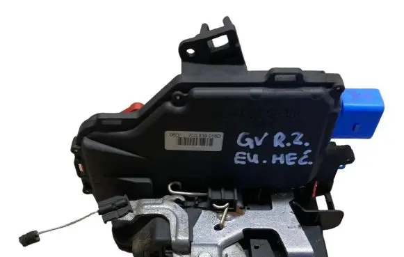 Volkswagen Golf V Rear door lock 7L0839016D