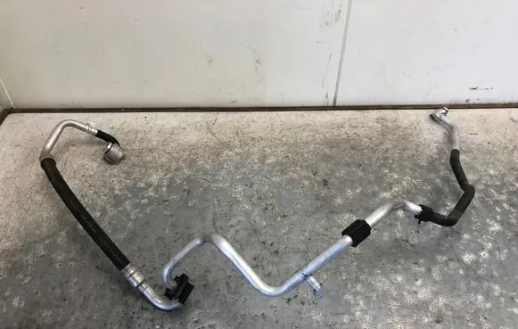 Audi Q3 8U Air conditioning (A/C) pipe/hose 8U0816743J