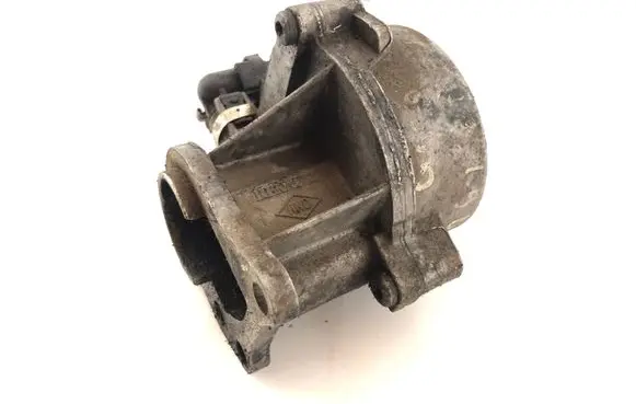 Nissan Primera Vacuum pump