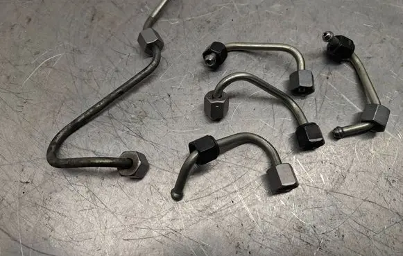 Ford Mondeo MK IV Fuel injector supply line/pipe 