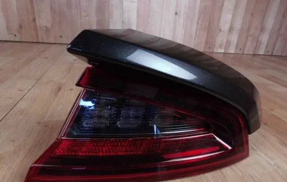 KIA Stinger Rear/tail lights 92402J5 92402J5100