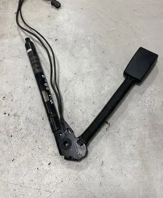 BMW 7 E65 E66 Front seatbelt buckle G9451C 020403