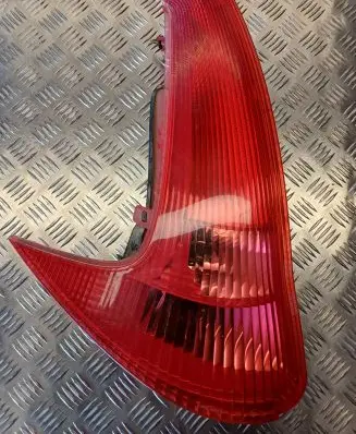 Peugeot 206 Rear/tail lights T12