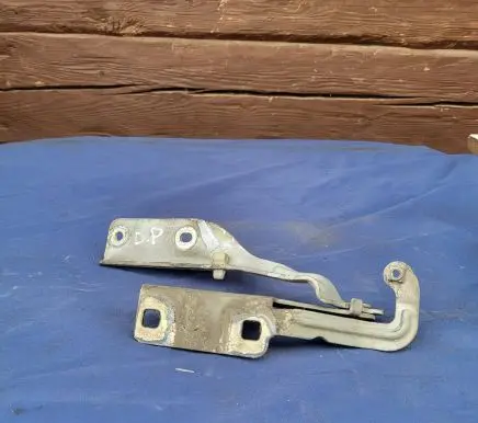 Nissan Primera Engine bonnet (hood) release handle