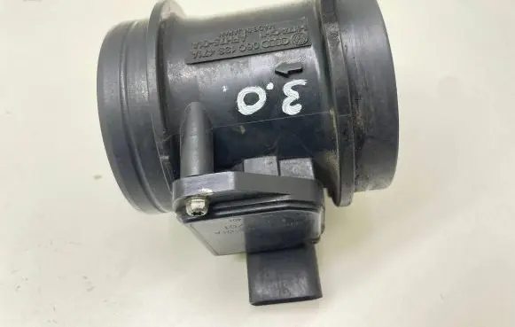 Audi A6 S6 C5 4B Mass air flow meter 06C133471A
