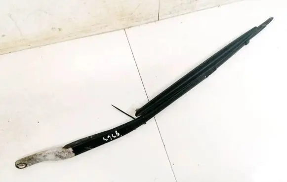 Peugeot 607 Front wiper blade arm