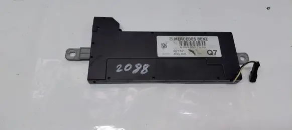 Mercedes-Benz C W203 Aerial antenna amplifier A2038207989