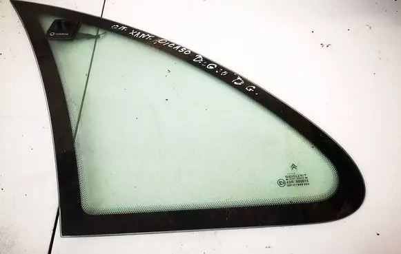 Citroen Xsara Picasso Rear side window as2