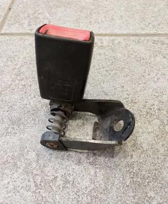 BMW 7 E65 E66 Rear seatbelt buckle 7059772