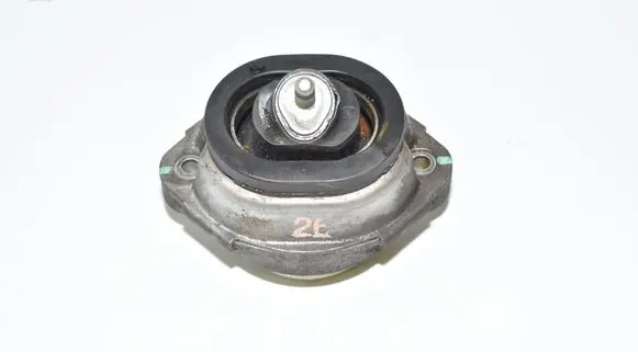 BMW X5 E53 Engine mount bracket 6758428