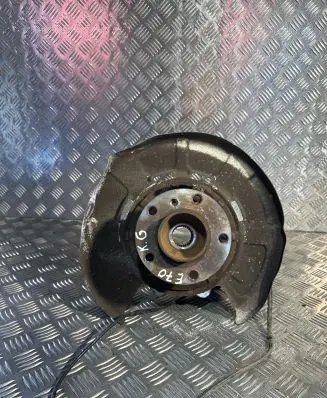 BMW X5 E70 Rear wheel hub 6771974