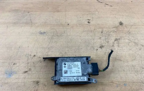 BMW 5 F10 F11 Blind spot module 6863243