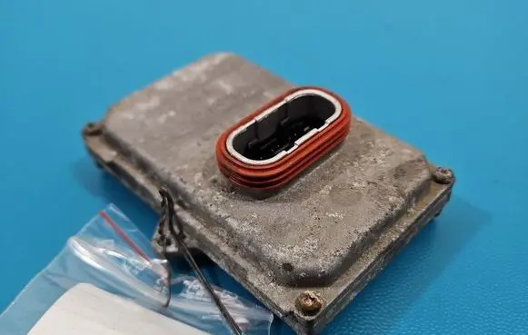 Mercedes-Benz ML W164 Headlight ballast module Xenon 5DF008704-02 IMPRK1536148