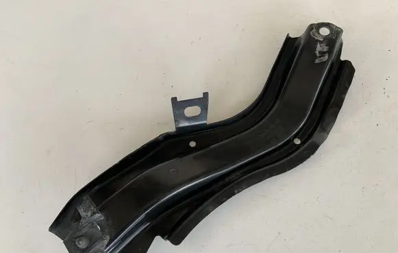Audi Q5 SQ5 Radiator mount bracket 80A805528
