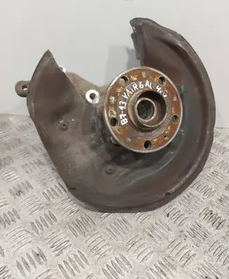 Volkswagen PASSAT B7 Rear wheel hub 3C0505435G 5N0615611D