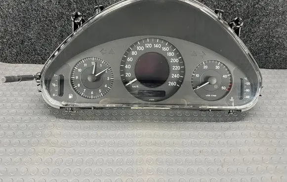 Mercedes-Benz E W211 Speedometer (instrument cluster) A2115405511 2115405511